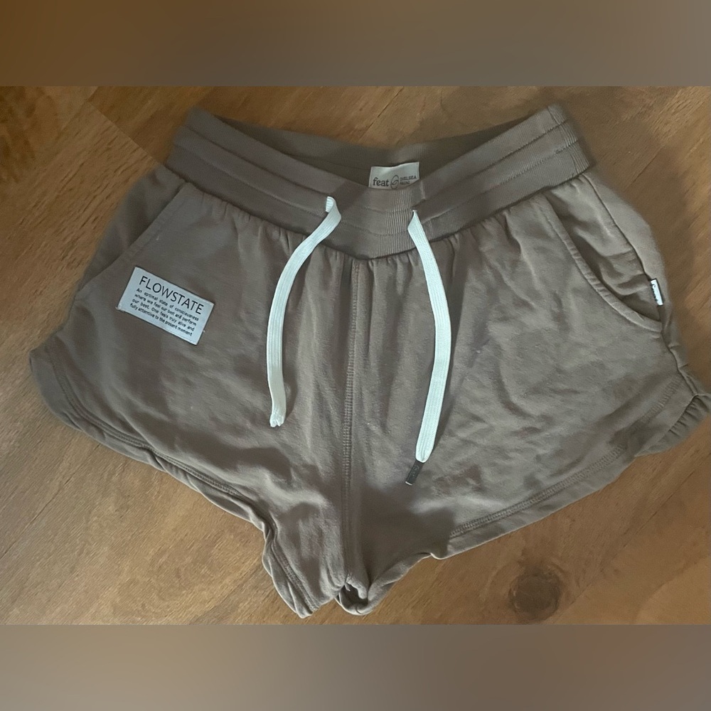 Feat brown lounge/workout shorts, trecell plush eco-innovative fabric; XXS